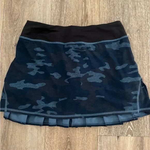 Lululemon Lululemon Run: Pace Setter Skirt Camo Blue 4 tall - Picture 2 of 3